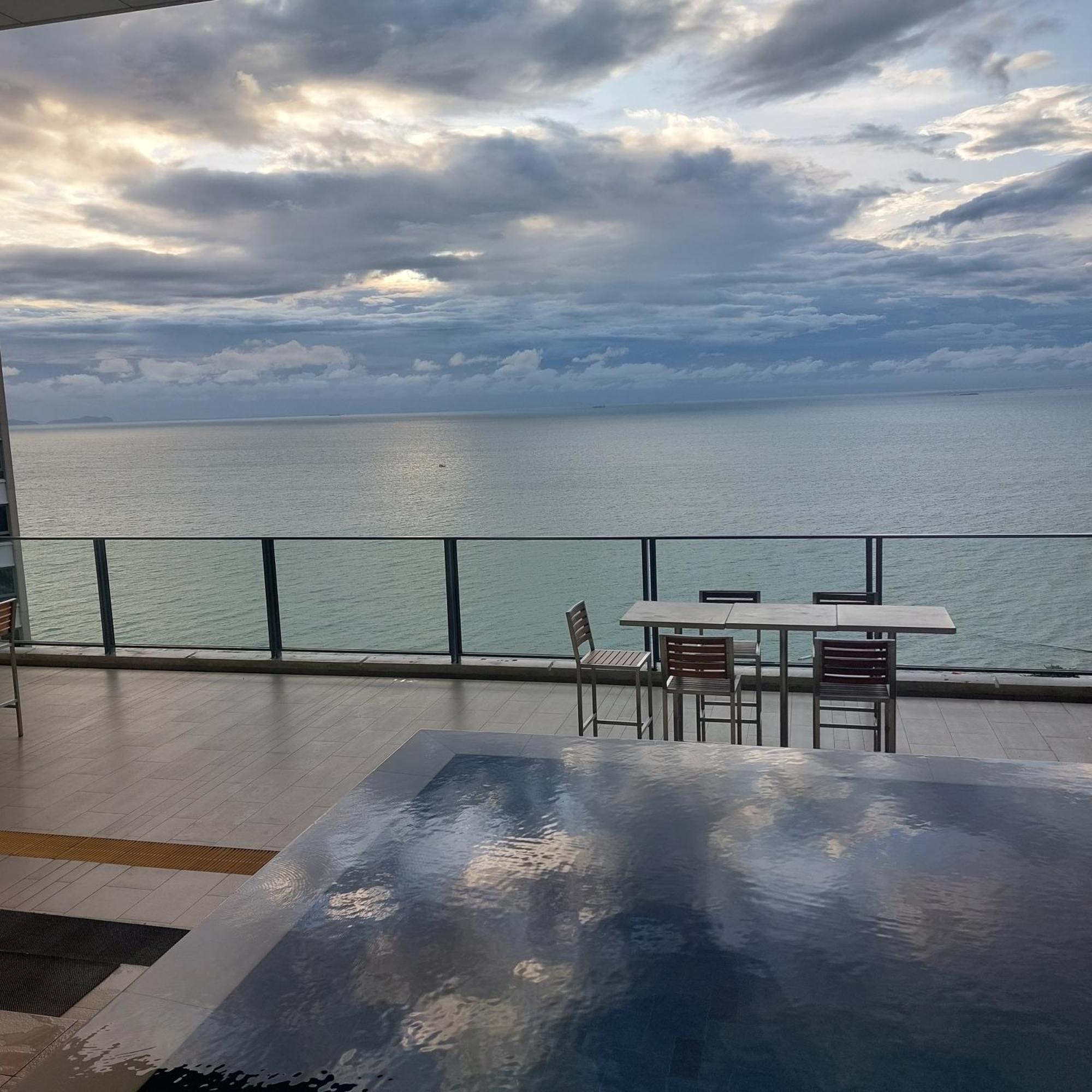 Sea View Apartment In Pattaya Dış mekan fotoğraf
